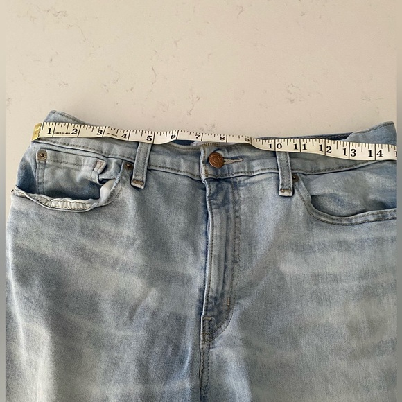 Levis signature Strauss Mom Jeans, Size 30 - Picture 6 of 13